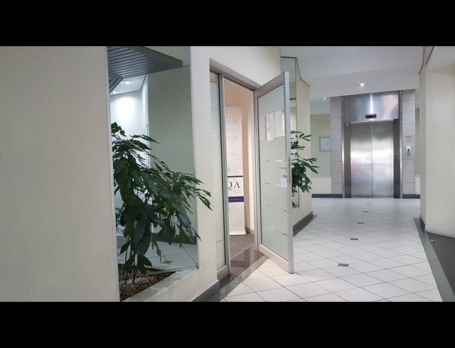 177M² OFFICE TO LET IN TYGER VALLEY